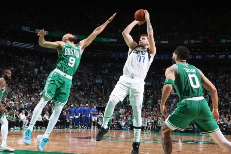 NBA says Amazon will be its new media partner, rebuffing Warner Bros. Discovery